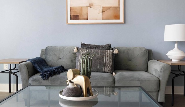 Landing | Spectacular 2BD, Gym