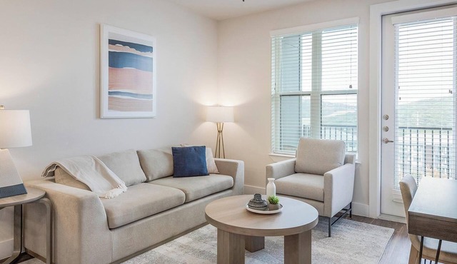Landing | Spectacular 1BD, Gym, Pool