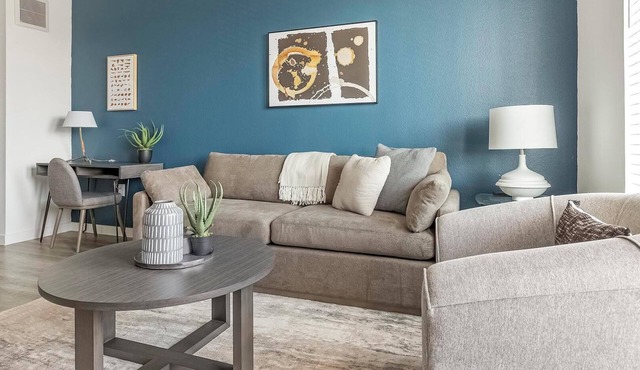 Landing | Spectacular 1BD, Pool, Gym
