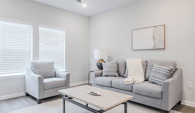 Landing | Spectacular 1BD, Pool, Clubhouse