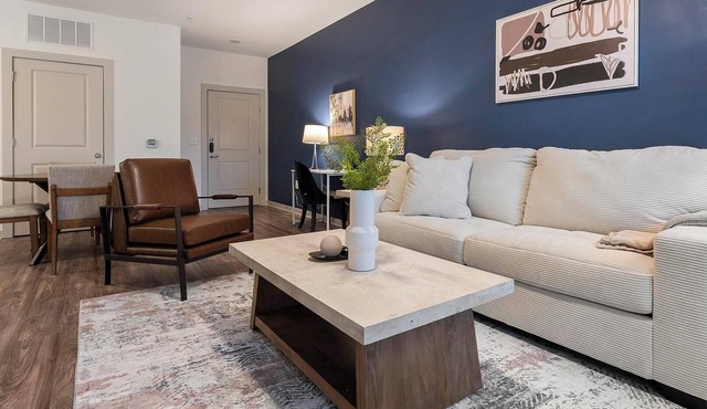Landing | Stunning 2BD, Gym, Game Room