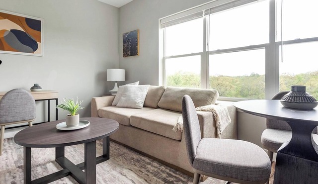 Landing | Stunning 1BD, Clubhouse, Gym