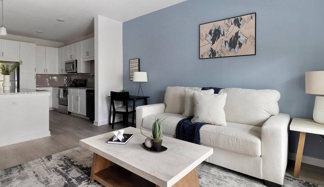 Landing | Stunning 1BD, Gym, Clubhouse