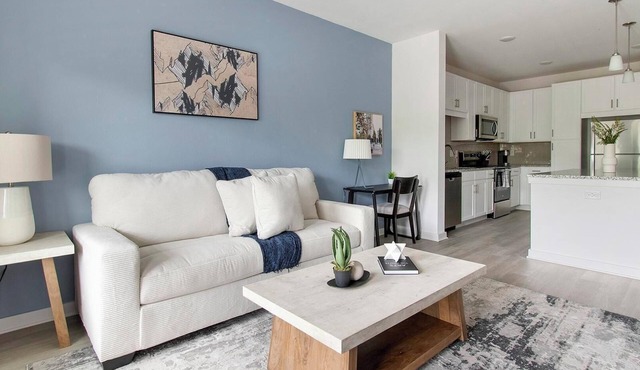 Landing | Stunning 1BD, Clubhouse, Gym