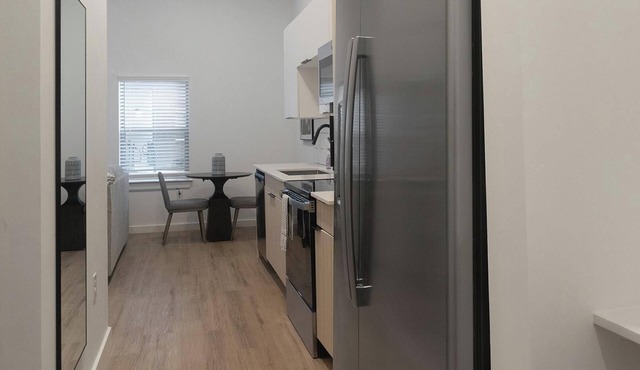 Landing | Stunning 1BD, Game Room, Gym