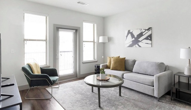 Landing | Stunning 1BD, Courtyard, Yoga Studio