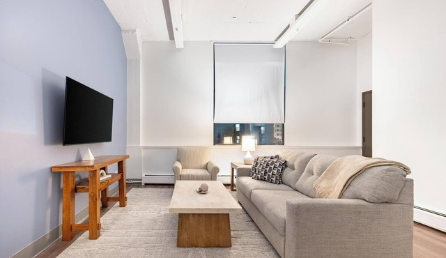 Landing | Stunning 1BD, Courtyard