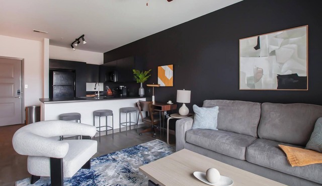 Landing | Stunning 1BD, Courtyard