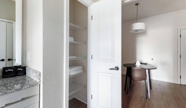 Landing | Stunning 1BD, Clubhouse, Gym