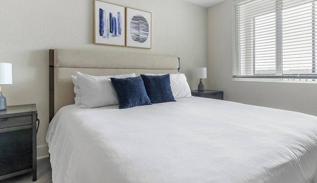 Landing | Stunning 1BD, Clubhouse, Pool
