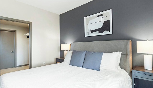 Landing | Stunning 1BD, Courtyard, Rooftop Lounge