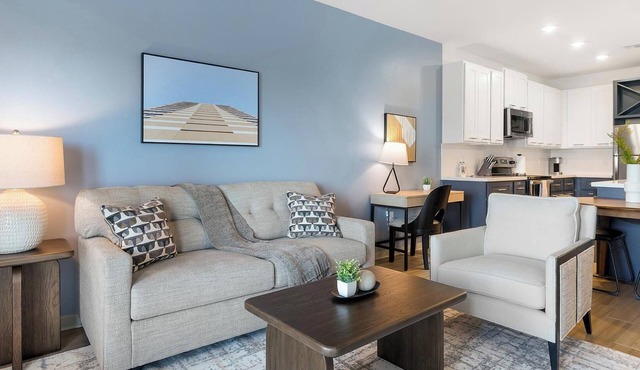 Landing | Stunning 1BD, Clubhouse, Gym