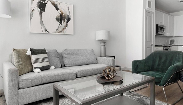 Landing | Stunning 1BD, Clubhouse, Pool