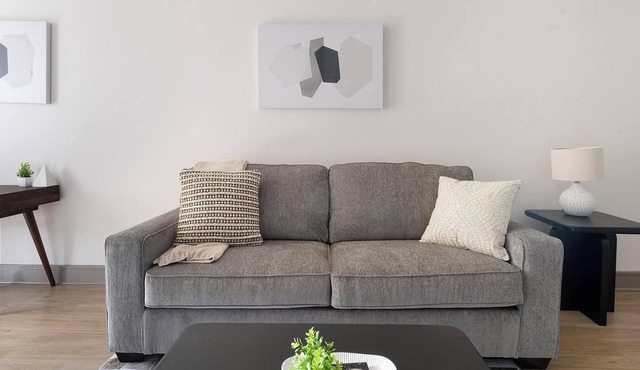Landing | Stunning 1BD, Clubhouse, Courtyard