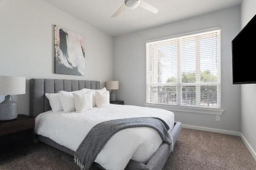 Landing Stunning 1BD Clubhouse Gym