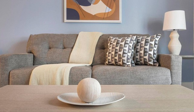 Landing | Stunning 1BD, Courtyard, Gym
