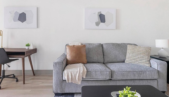 Landing | Stunning 1BD, Courtyard, Clubhouse
