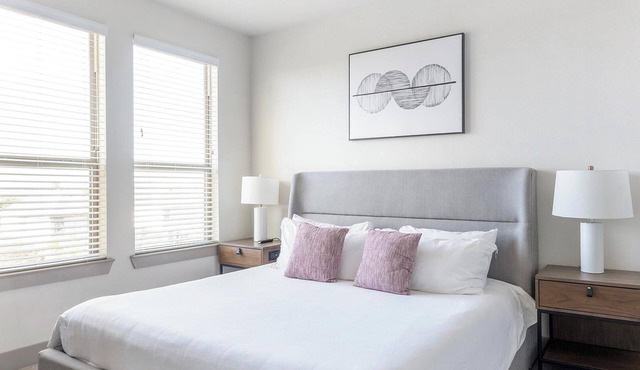 Landing | Stunning 1BD, Courtyard, Clubhouse