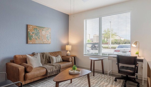 Landing | Stunning 1BD, Gym, Clubhouse