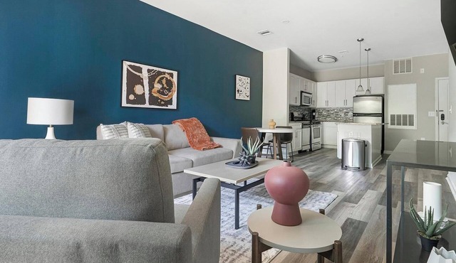 Landing | Stunning 1BD, Gym, Clubhouse