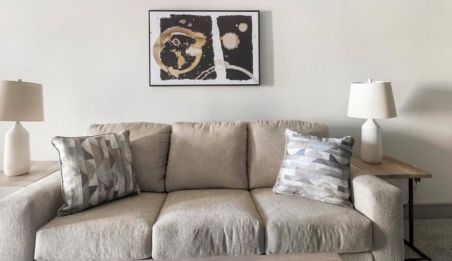Landing | Stunning 1BD, Gym, Pool