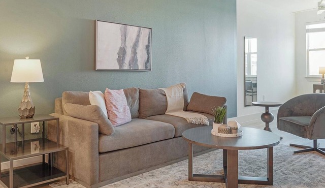 Landing | Stunning 1BD, Gym, Courtyard