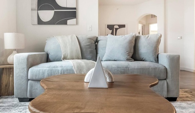 Landing | Stunning 1BD, Gym, Game Room