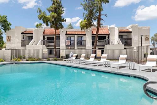 Landing Stunning 1BD in Maryvale Village