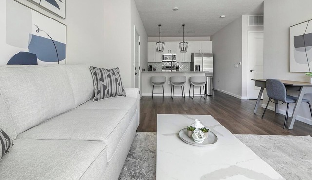 Landing | Stunning 1BD, Pool, Clubhouse