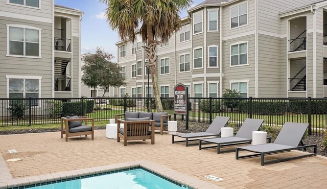 Landing | Stunning 1BD, Pool, Yoga Studio