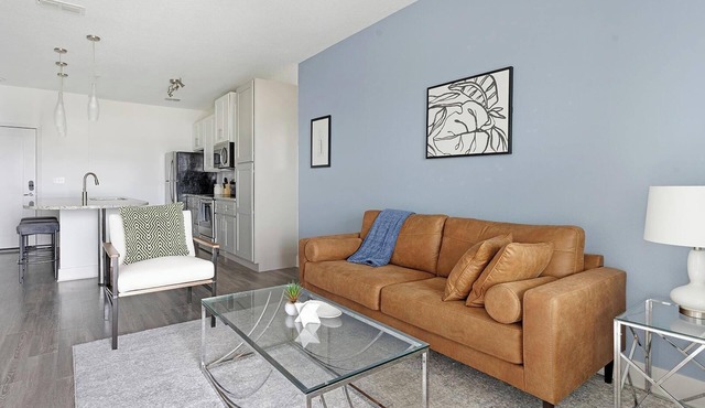 Landing | Stunning 1BD, Pool, Clubhouse