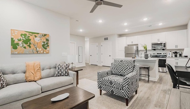 Landing | Stunning 1BD, Pool
