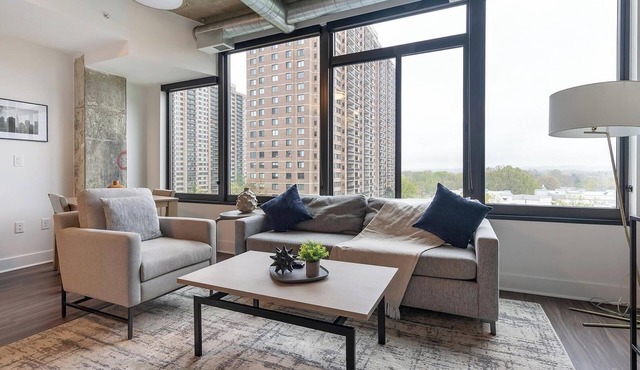 Landing | Stunning 1BD, Gym, Game Room