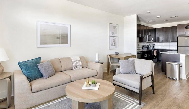 Landing | Stunning 1BD, Gym, Pool