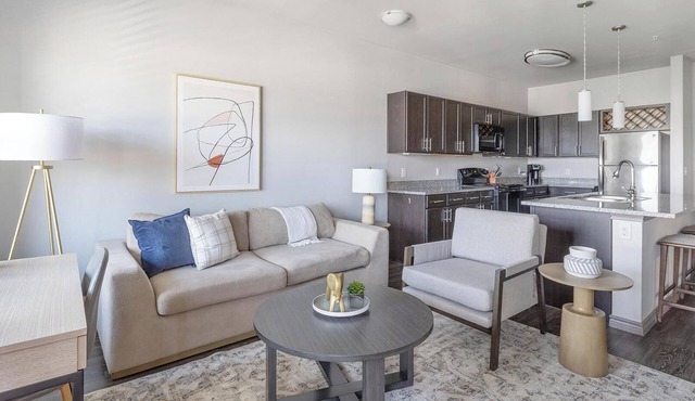Landing | Stunning 1BD, Pool, Rooftop Lounge