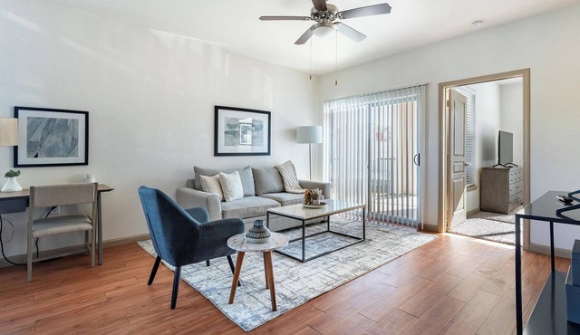 Landing | Stunning 1BD, Pool, Rooftop Lounge