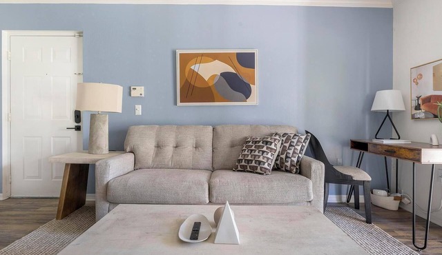 Landing | Stunning 1BD, Clubhouse, Gym