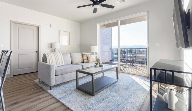 Landing | Stunning 1BD, Clubhouse, Gym