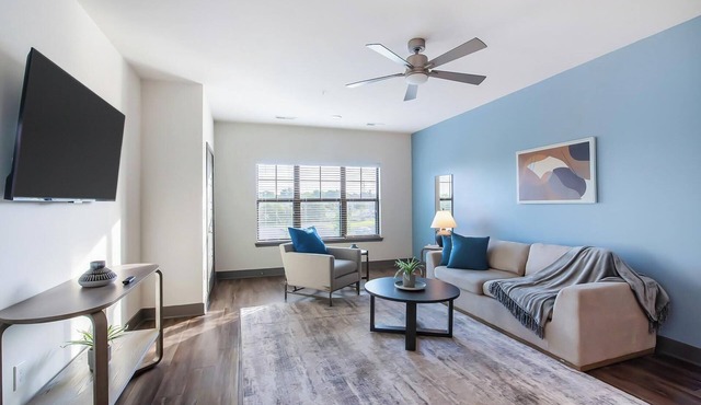 Landing | Stunning 1BD, Clubhouse, Gym