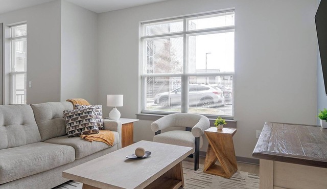Landing | Stunning 1BD, Gym, Clubhouse
