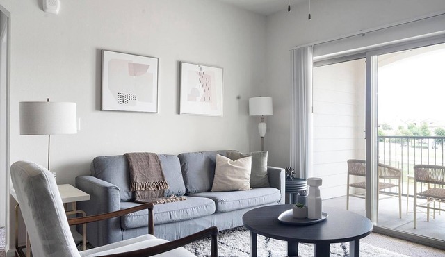 Landing | Stunning 2BD, Clubhouse, Pool