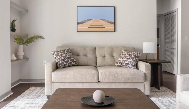 Landing | Stunning 2BD, Tennis Court, Gym