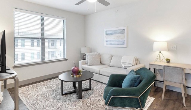Landing | Stunning 2BD, Yoga Studio, Clubhouse
