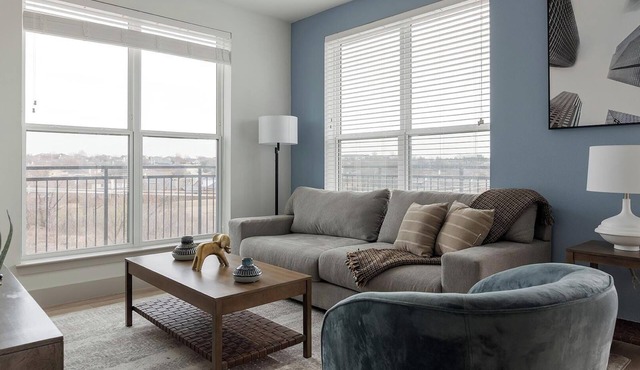 Landing | Stunning 2BD, Gym, Clubhouse
