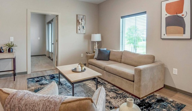 Landing | Stunning 2BD, Gym, Rooftop Lounge