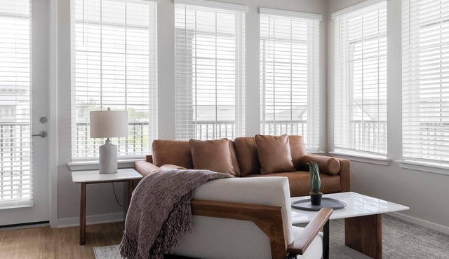 Landing | Stunning 2BD, Gym, Clubhouse