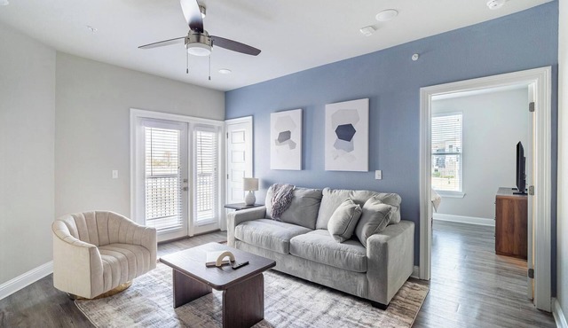 Landing | Stunning 2BD, Gym, Clubhouse
