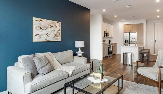 Landing | Stunning 2BD, Pool, Clubhouse
