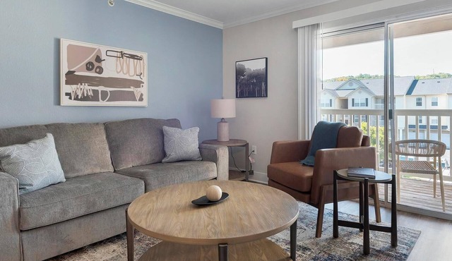 Landing | Stunning 2BD, Pool, Clubhouse