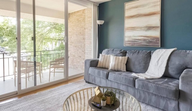 Landing | Stunning 2BD, Gym, Pool